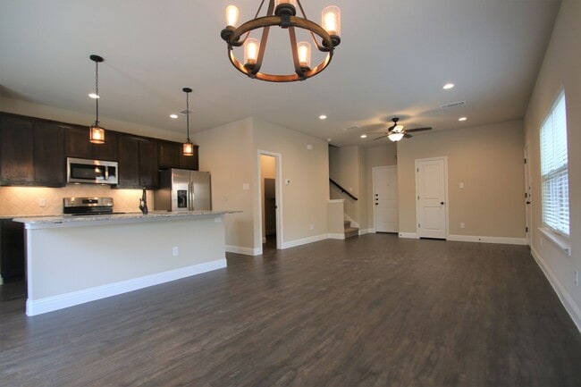 Building Photo - 805-807 Jameson Unit 807 Rental
