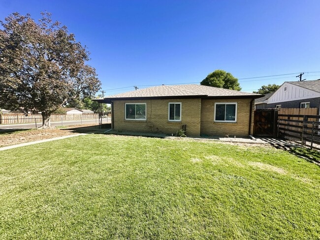 Photo - 3 Bed 1 Bath Ranch in North Park Hill! (Av...