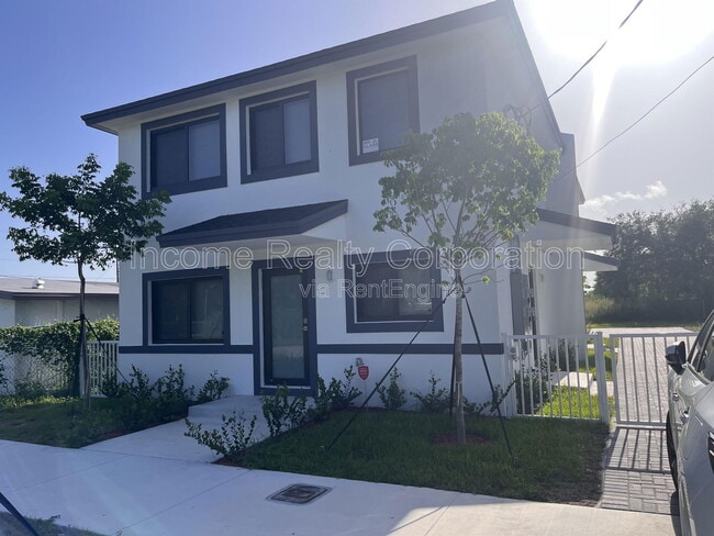 Building Photo - 21230 SW 119th Ave Rental
