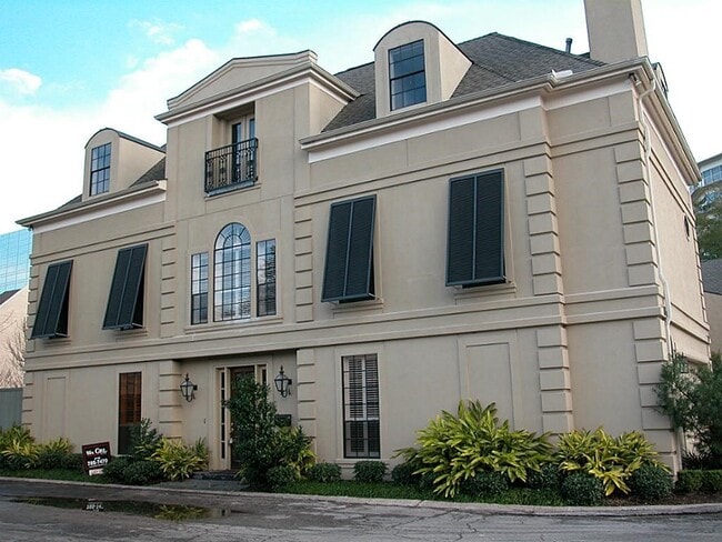 Building Photo - 516 S Post Oak Ln Unit 7