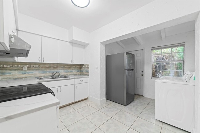 Photo - 17380 NE 4th Pl Unidad 17382