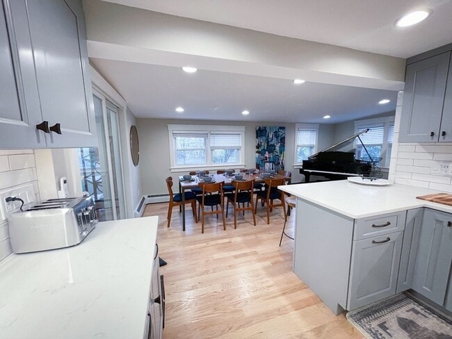 83 Rockridge Rd