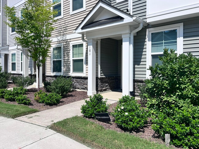 Photo - 181 Ivy Vine Way