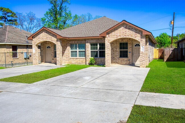 Photo - 9306 Bean St