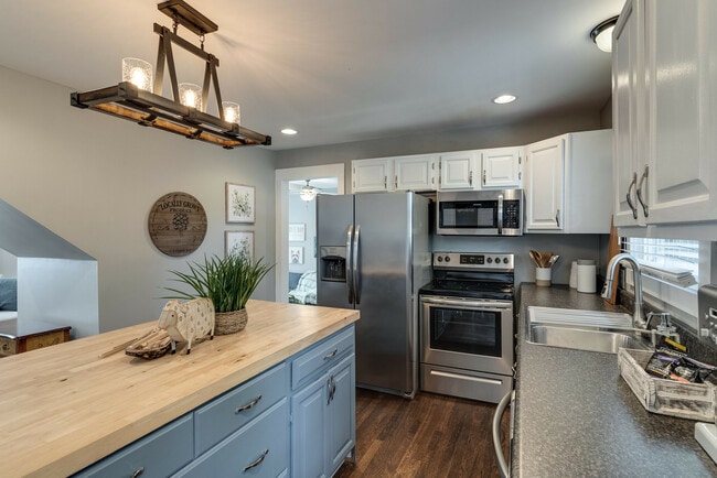 Photo - 121 Dennis Rd