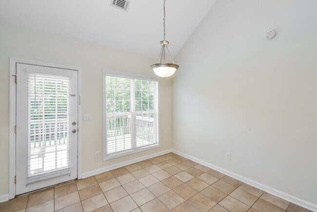 Photo - 1440 Paddocks Ct