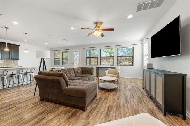 Photo - 1902 Tasmanian Tiger Trace