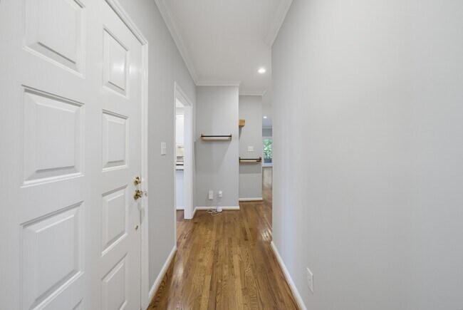 761 Bishops Park Dr