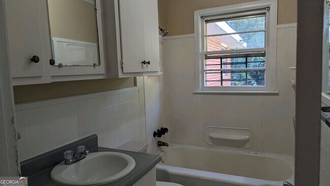 Photo - 830 Beddingfield Ave