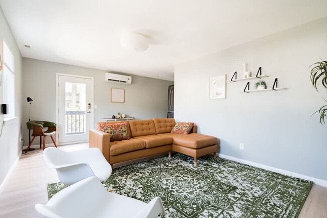 Building Photo - 1616 NW Northrup St Unit ID1309831P Rental