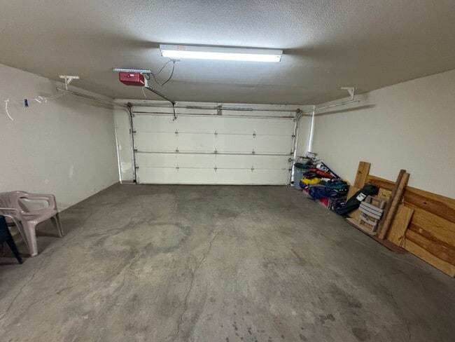1800 Club House Dr