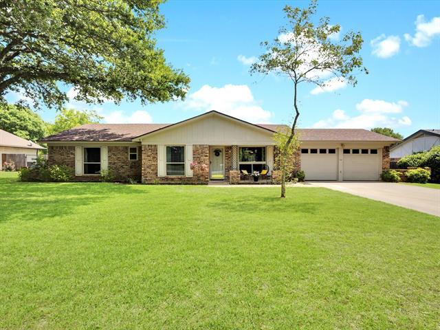Photo - 1323 Hemphill Dr House