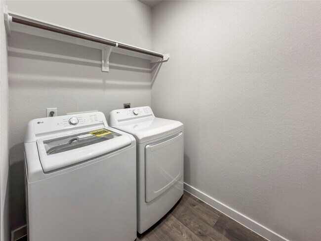 Photo - 436 Shoreview Dr