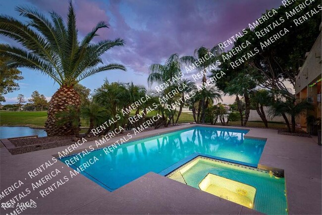 2342 W Hemlock Ct