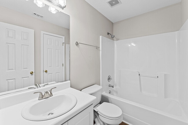 Photo - 2215 Bridgeton Rd