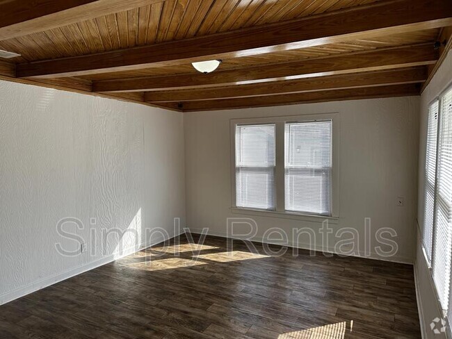 Building Photo - 1406 Sycamore St Rental
