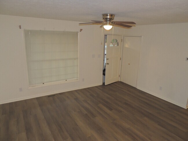 Photo - 1113 Strickland Bridge Rd