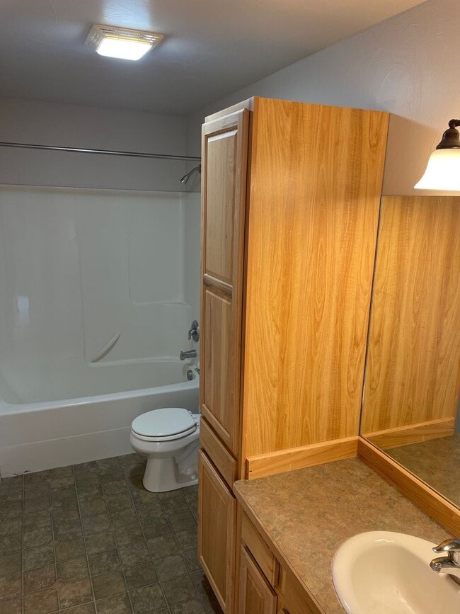 Photo - Great Townhouse with a nice yard!