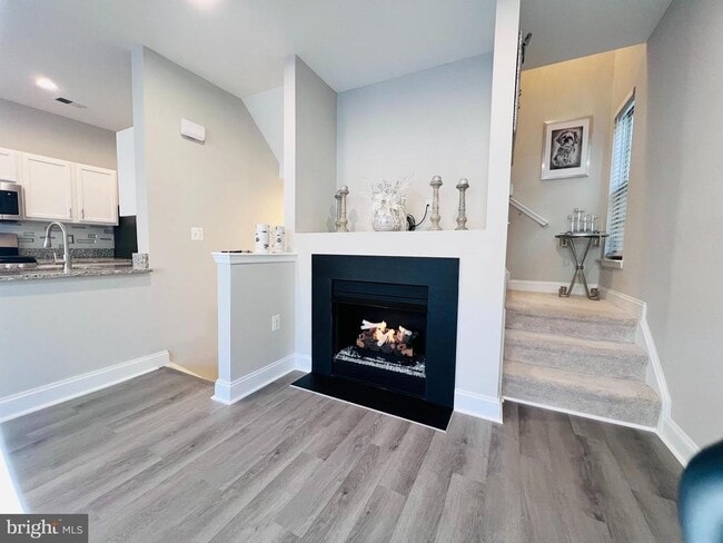 Building Photo - 46375 Pryor Square