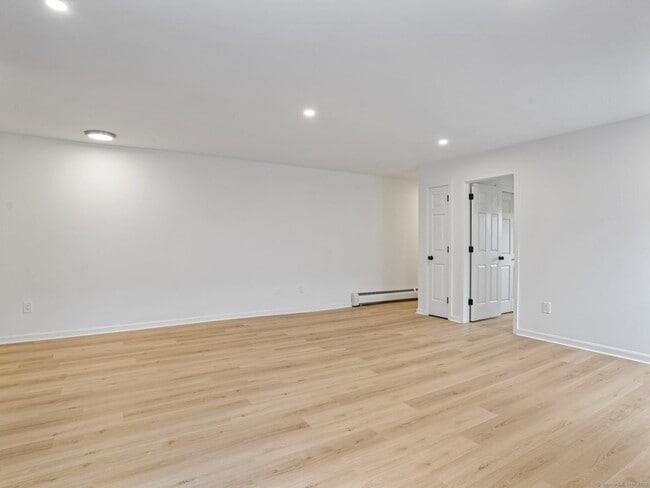 Photo - 678 Atlantic St Unit 3