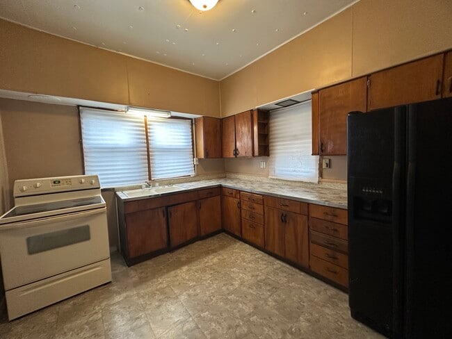 Photo - 118 State St N