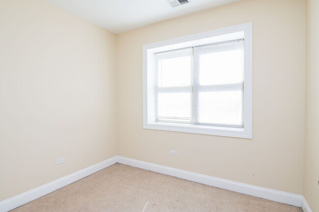 Photo - 3508 W Cortland St