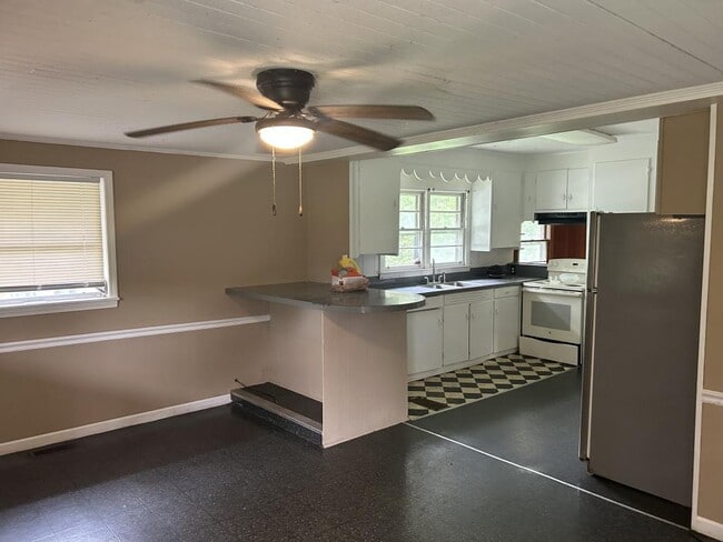 Photo - 924 W Sumter St