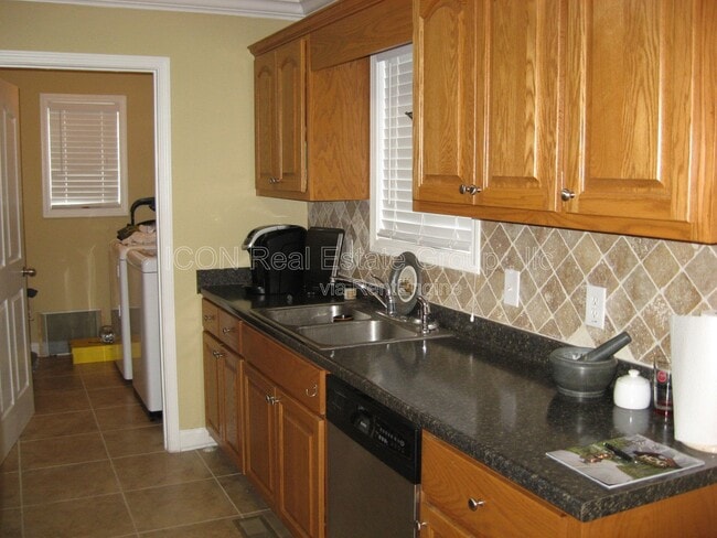 Photo - 285 Erica Ln SE