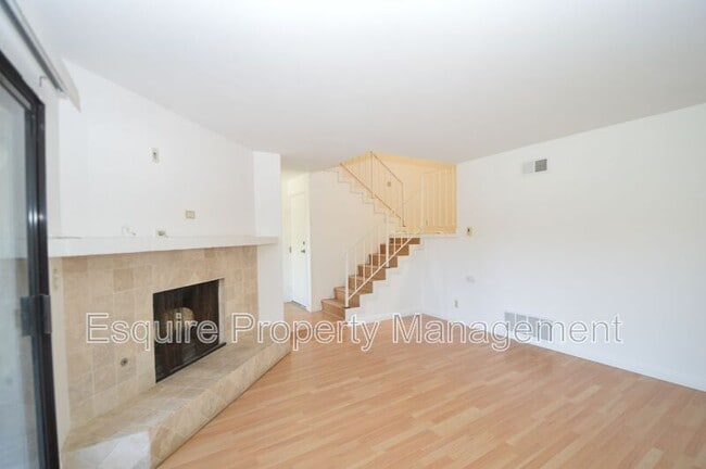 Photo - 564 Rosewood Ave
