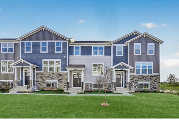 Front - 422 Red Oak Cir