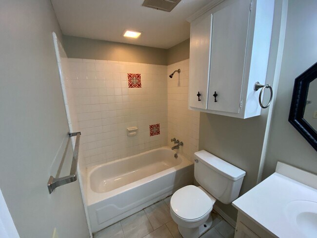 Photo - Great 3 bed 2 bath for Rent in Brandon 042!