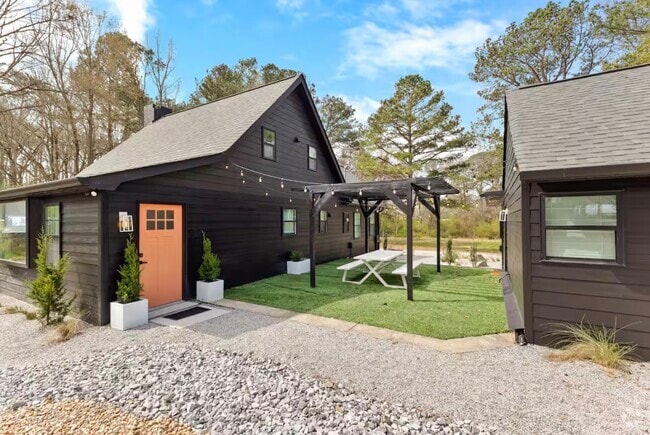 Building Photo - 1675 GA-92 Unit B Rental