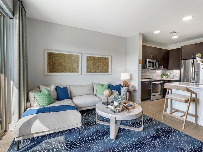 Photo - 6400 Washington Ave Unidad 402