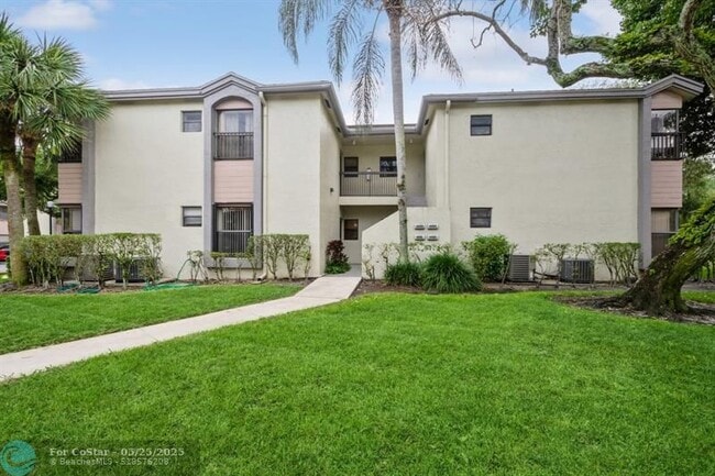 Photo - 4485 Carambola Cir N Condo Unit 27322