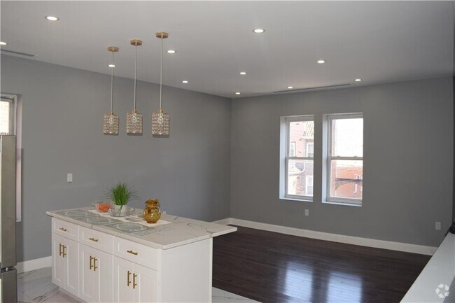 Building Photo - 1364 E 38th St Unit 2 Rental