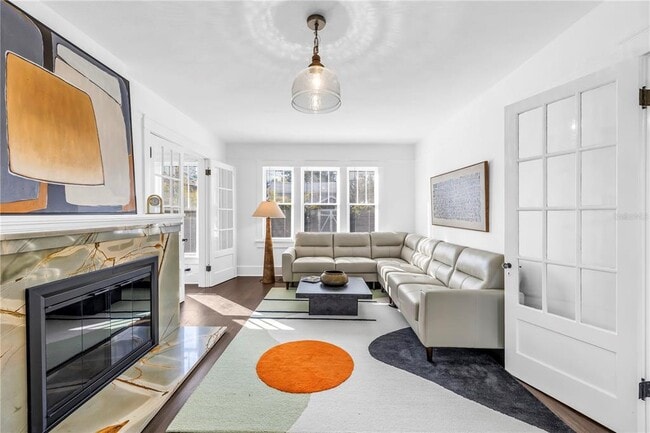 Photo - 2320 5th St N