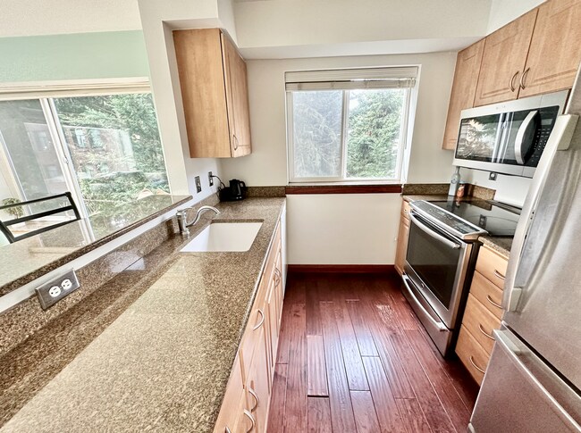 Photo - 712 E Denny Way Unit 403
