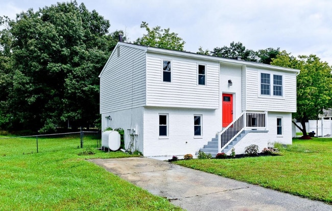 Building Photo - 3704 Oaklawn Rd