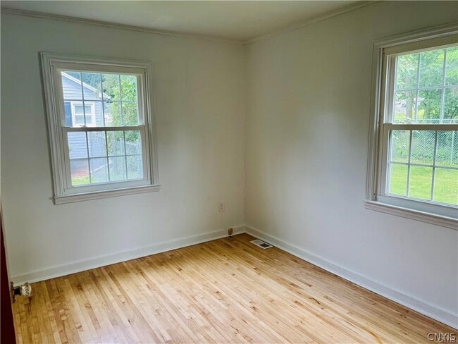 Photo - 202 Elm St