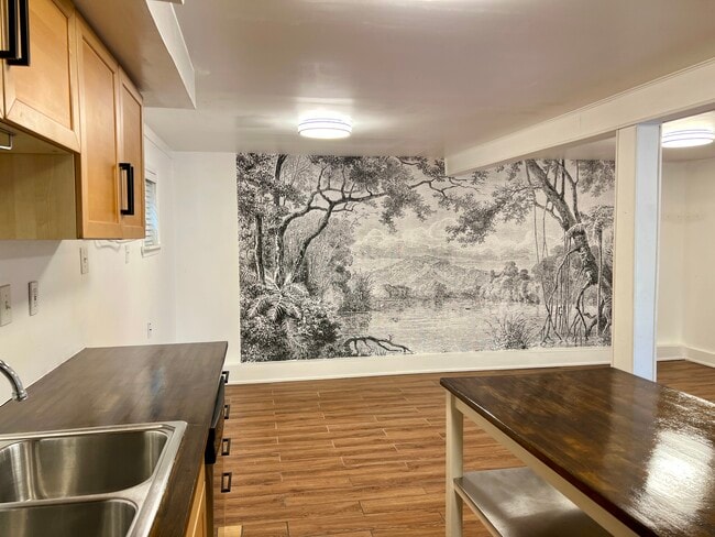 Photo - 3302 Robinson Ave Unit B