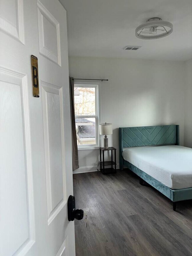 Photo - 2827 E 5th Ave