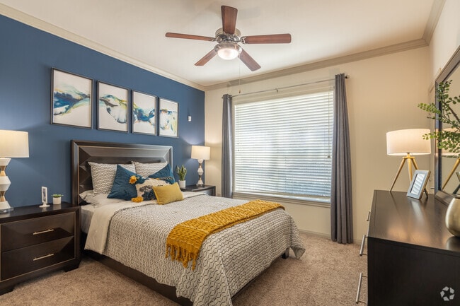 1BR, 1BA - 640SF