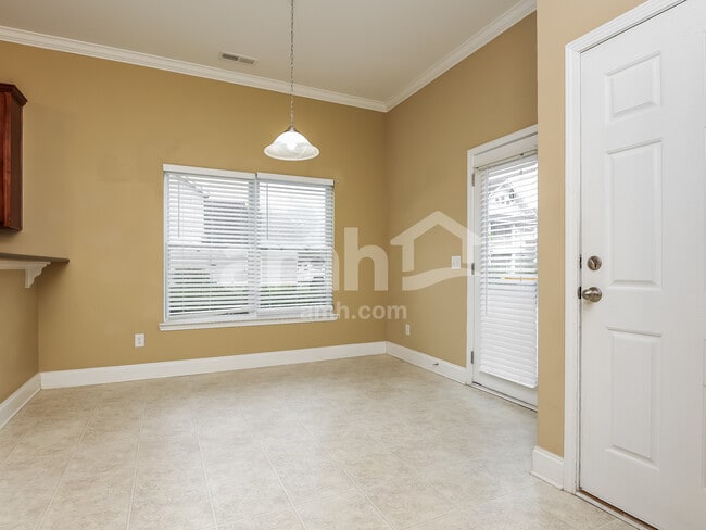 Photo - 65 Heritage Pky