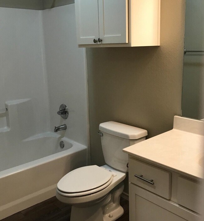 Photo - 2101 10th St