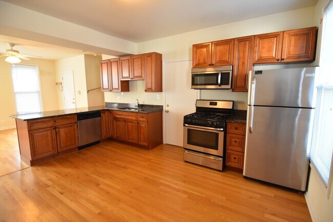 Photo - 3230 N Clark St Unit 3234-2N