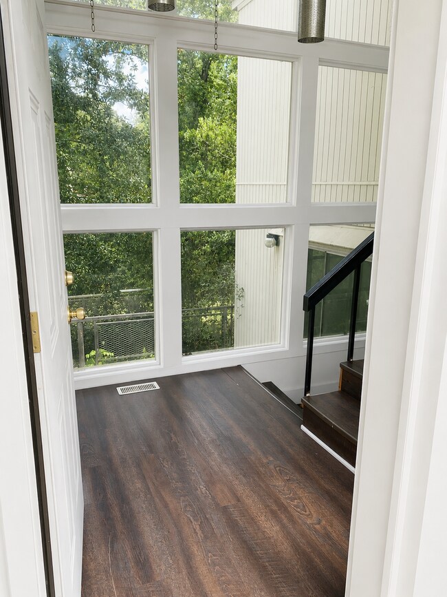 Photo - 2141 Ingleside Ave