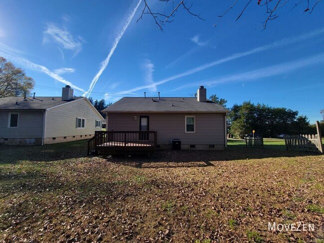 Photo - 312 Lindale Dr