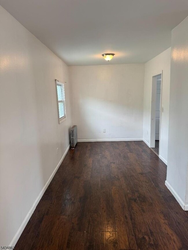 Photo - 26 E 19th St