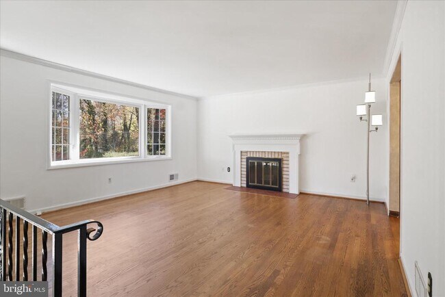 Photo - 3838 Glenbrook Rd