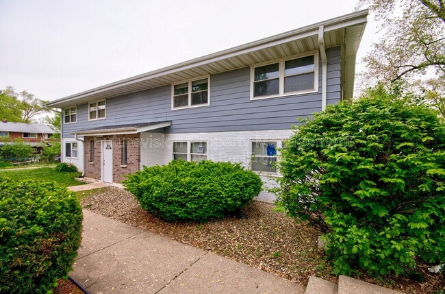 Building Photo - 1315 Argo Ln Unit Apartment 4